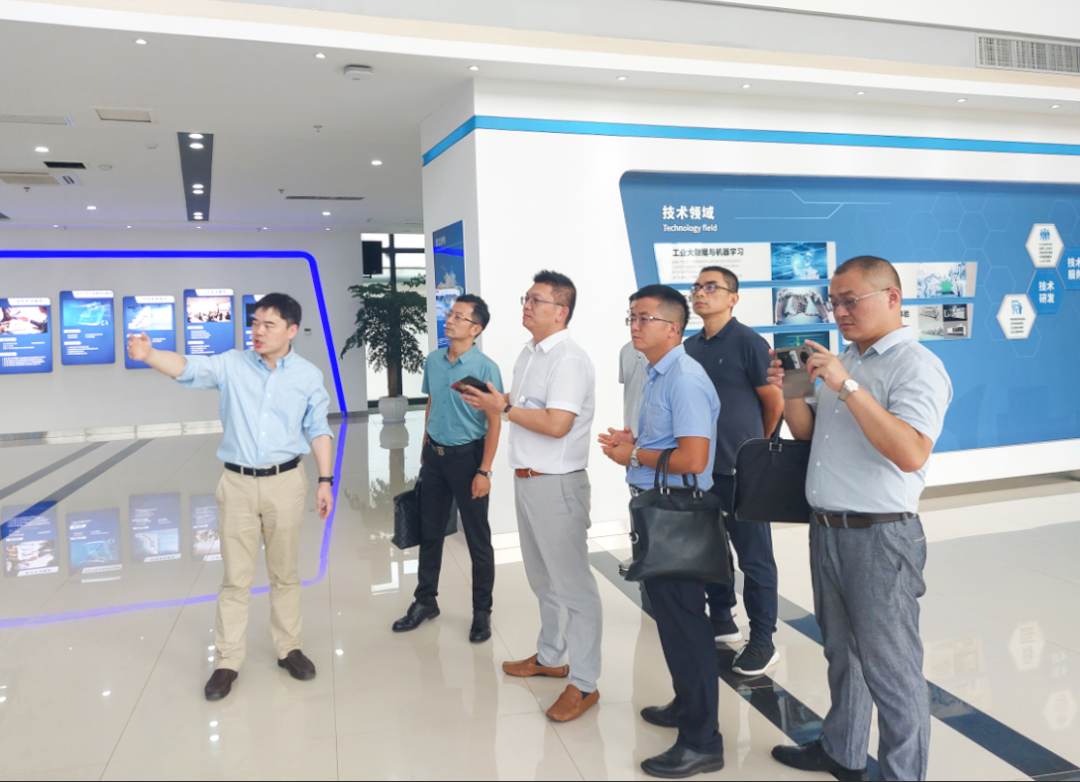鼎業(yè)環(huán)?？偨?jīng)理羅恪一行應(yīng)邀赴武漢智能裝備工業(yè)技術(shù)研究院有限公司參觀交流